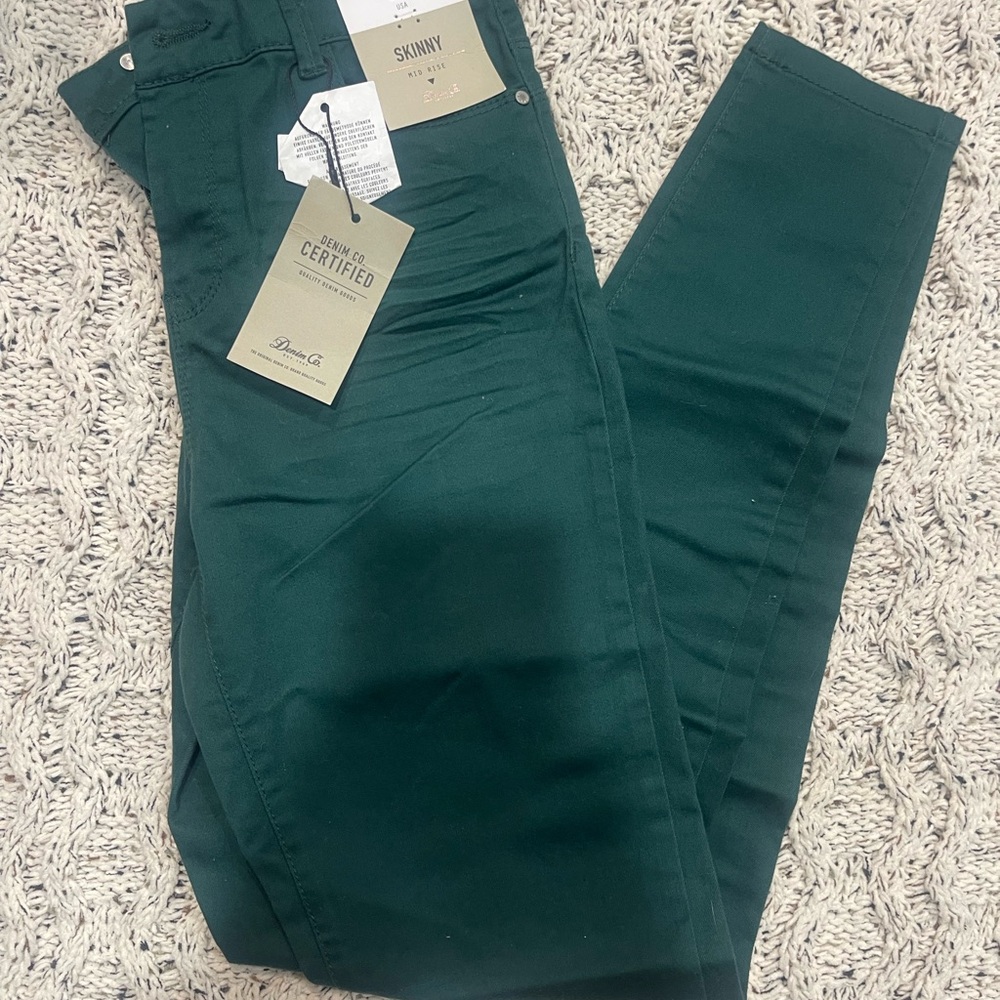 Denim&Co Women's Skinny Jeans in Dark Green - Picture 1 of 3